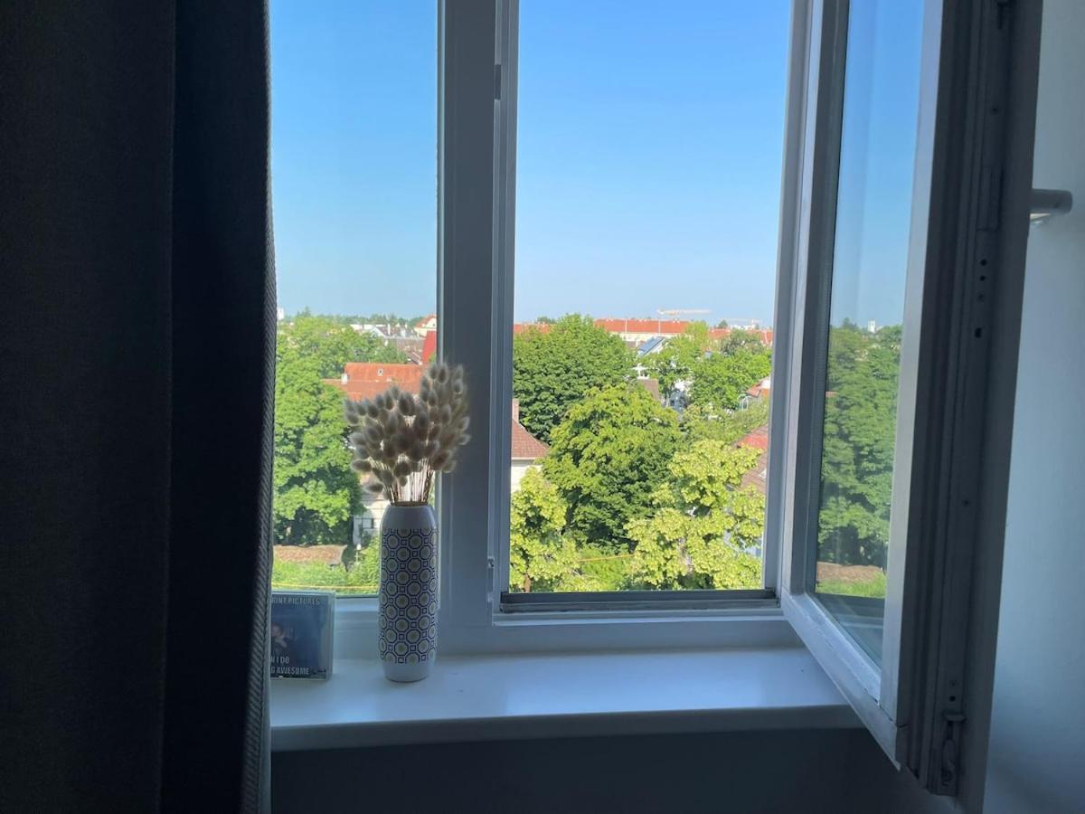 Apartment Cozy In Munich-laim